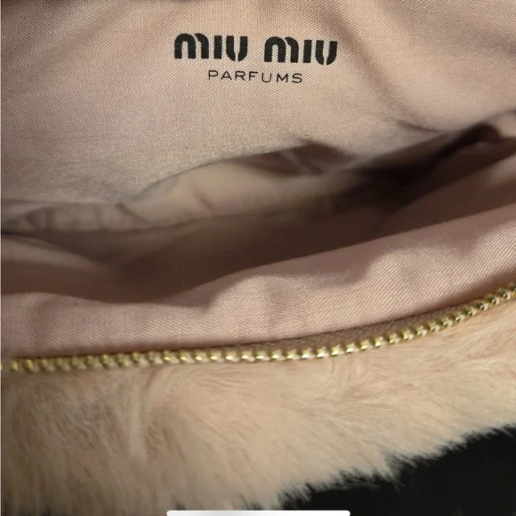 New in Box Rare Miu Miu Parfums GWP Larger Blush Faux Fur Clutch w/Gold Hardware - Picture 11 of 12
